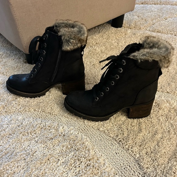 NWOT Steve Madden Comfort Faux Fur Lined Bootie - Picture 2 of 4
